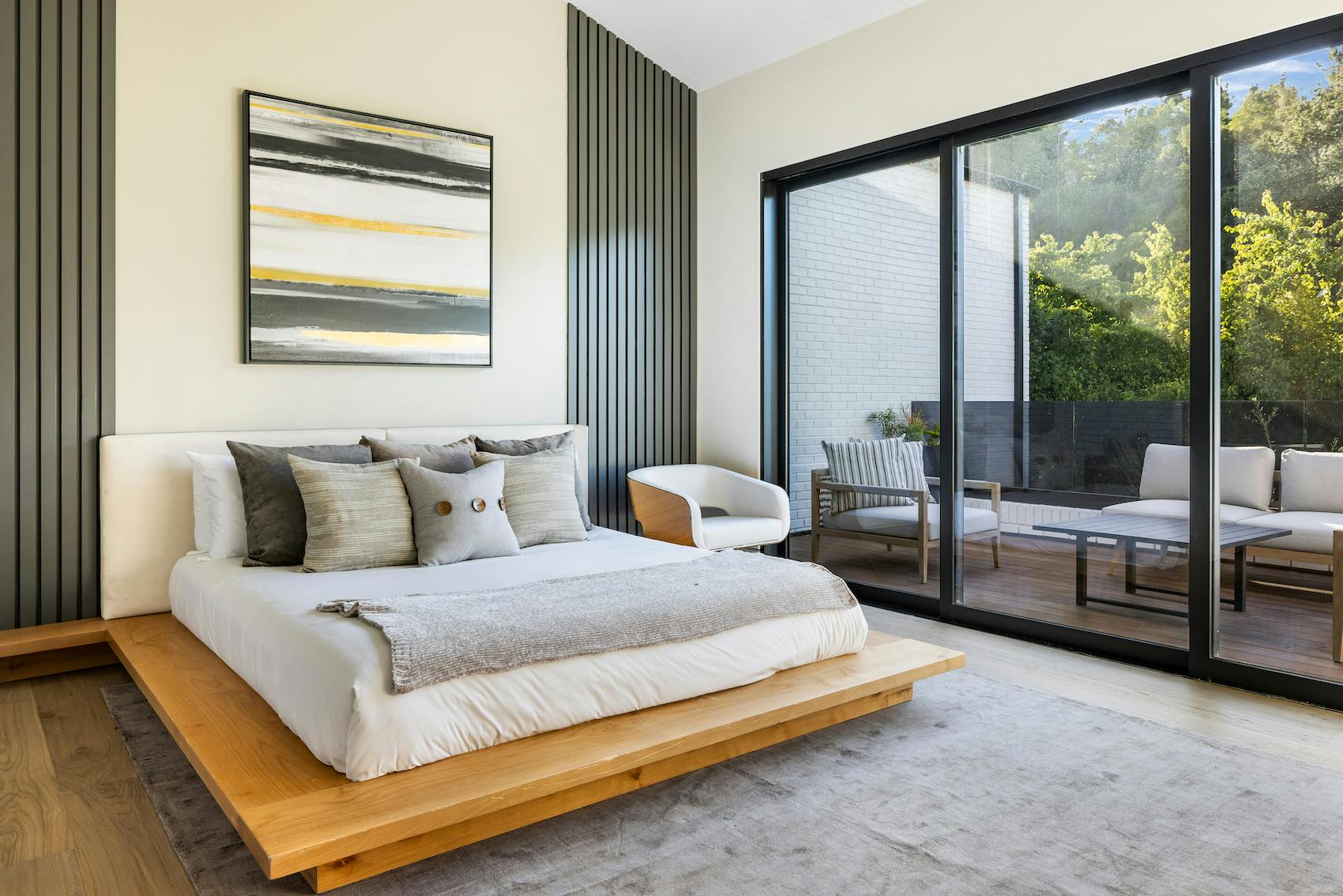 Meridith-Baer-Home-Home-Staging-Southern-California-Woodvale-Estate-Luxury-Homes-Modern-and-Contemporary-Third-Bedroom